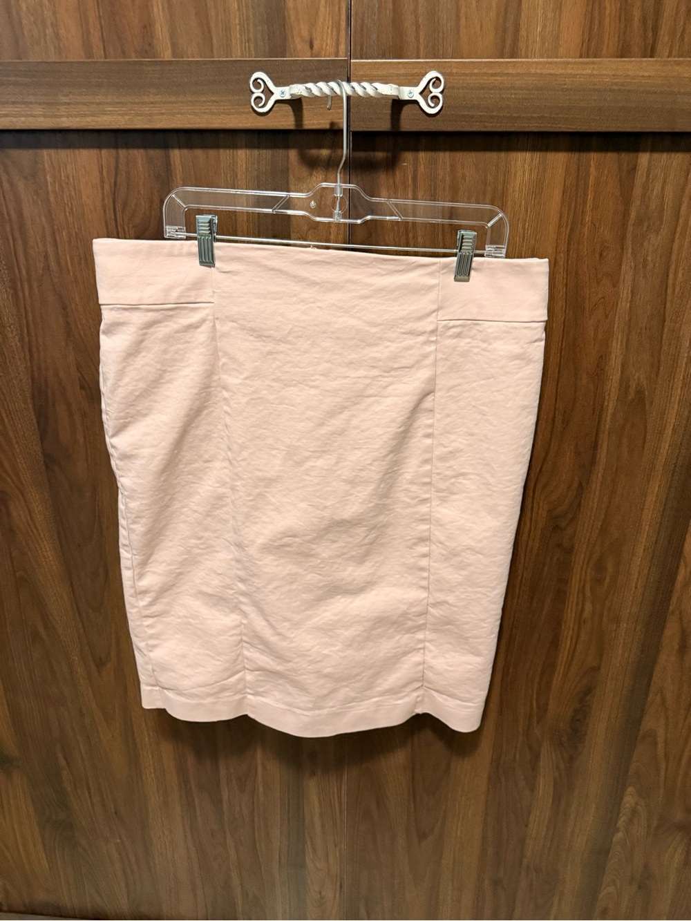 Ann Taylor Light Pink Pencil Skirt, Size 16